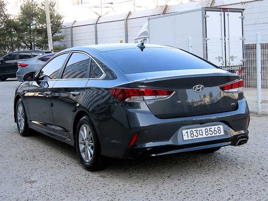 HYUNDAI Sonata - Vista 3