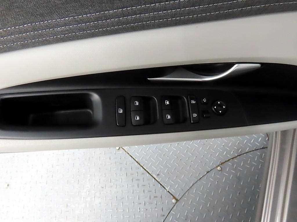 HYUNDAI Avante - Vista 11