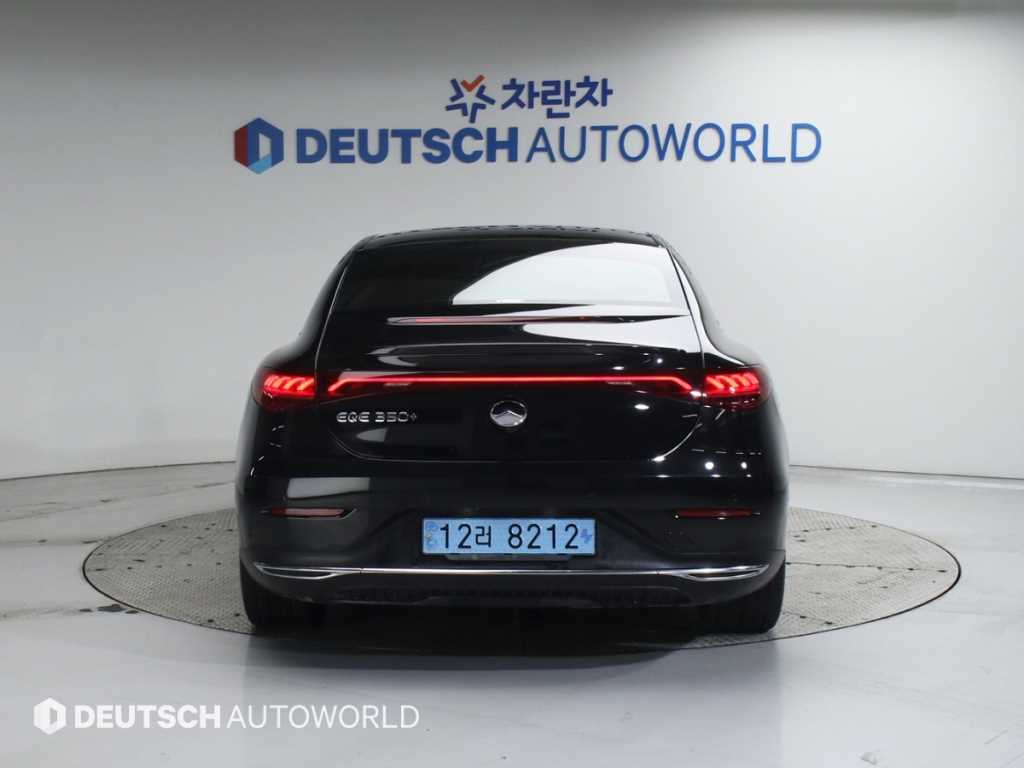 Mercedes Benz EQE - Vista 4