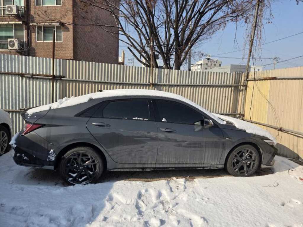 HYUNDAI Avante - Vista 5