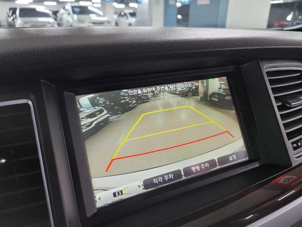 HYUNDAI Genesis - Vista 10