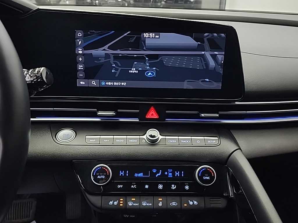 HYUNDAI Avante - Vista 10