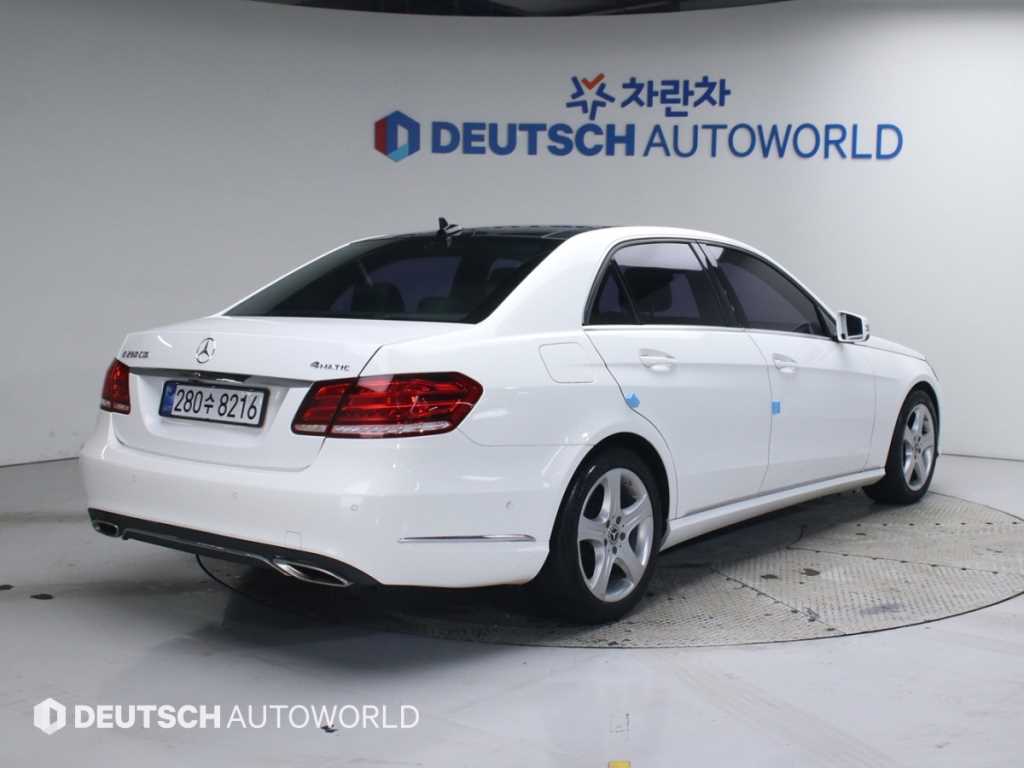 Mercedes Benz E class - Vista 2