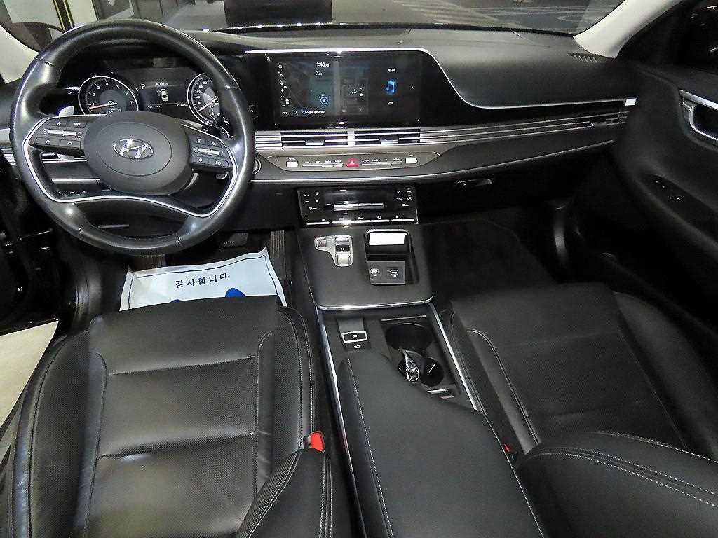 HYUNDAI Grandeur - Vista 10