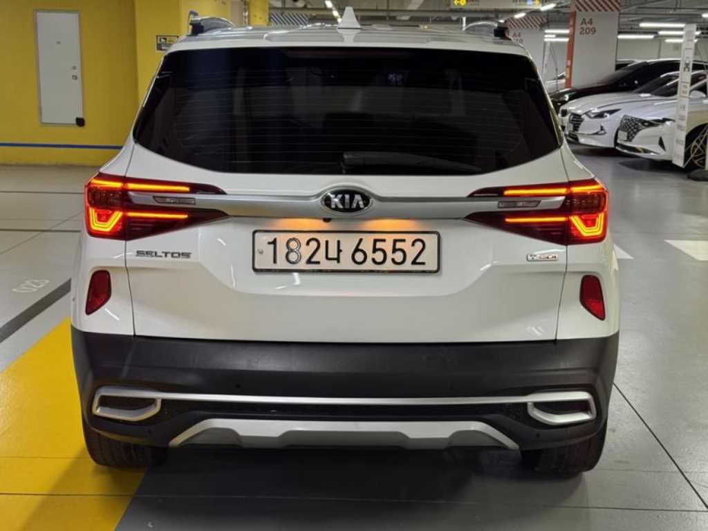 KIA Seltos - Vista 5