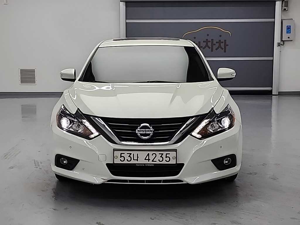 Nissan Altima - Vista 2