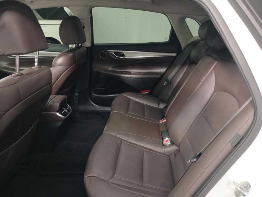 HYUNDAI Grandeur - Vista 7