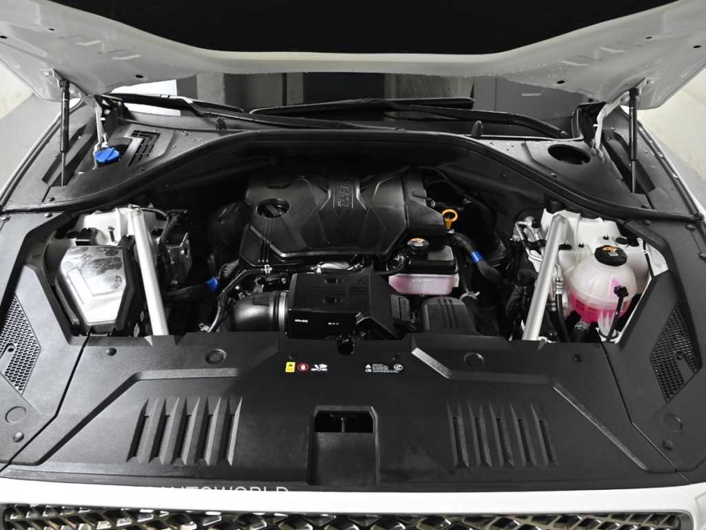 Genesis GV70 - Vista 6