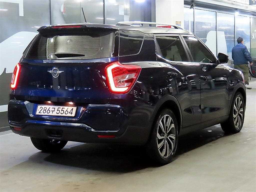 Ssangyong Tivoli - Vista 4