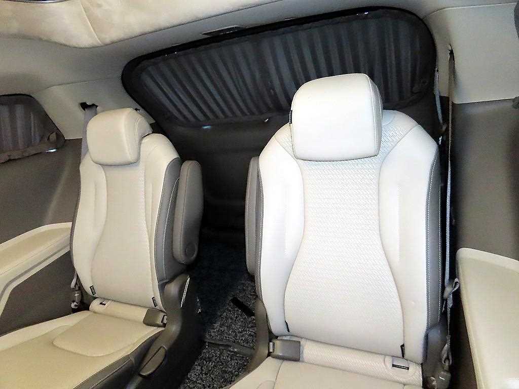 KIA Carnival - Vista 7