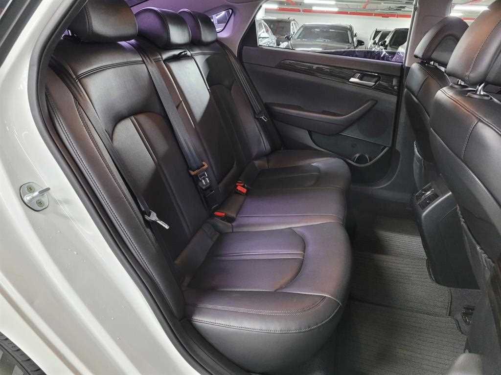 HYUNDAI Sonata - Vista 8