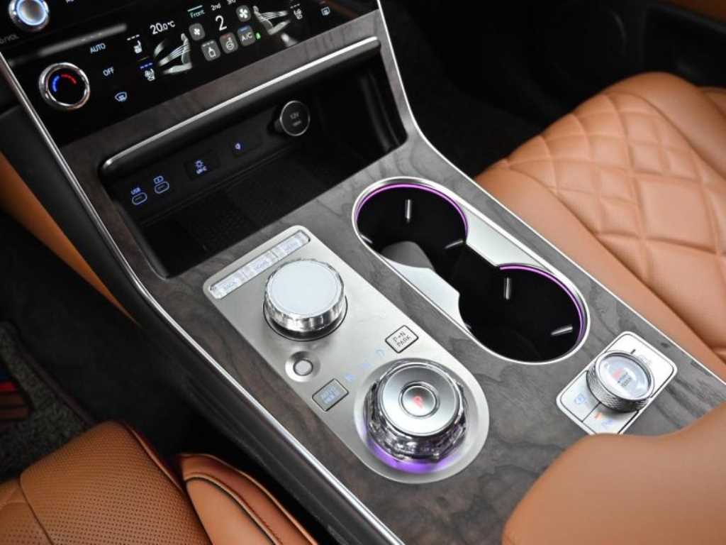 Genesis GV80 - Vista 9