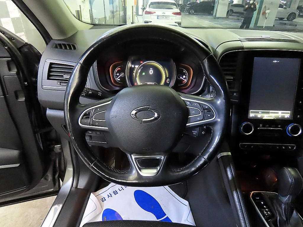 SAMSUNG QM6 - Vista 8