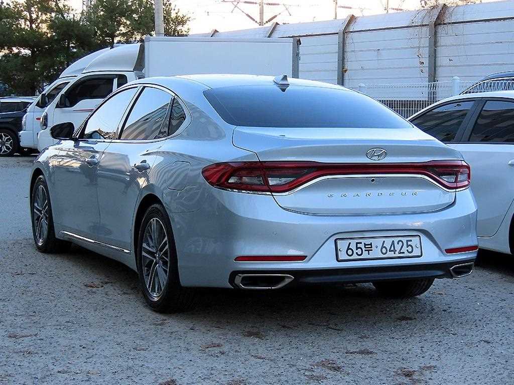 HYUNDAI Grandeur - Vista 3