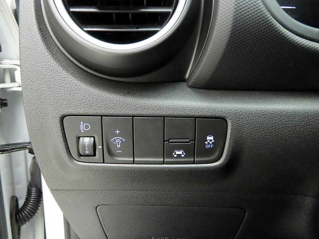 HYUNDAI Kona - Vista 12