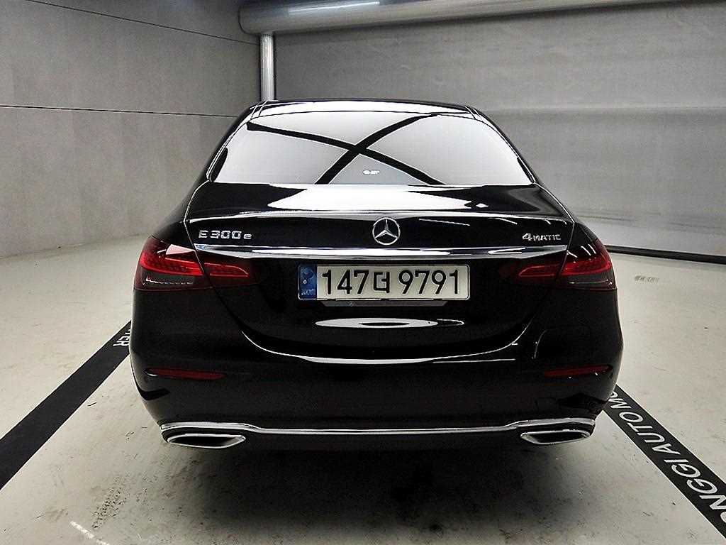 Mercedes Benz E class - Vista 3