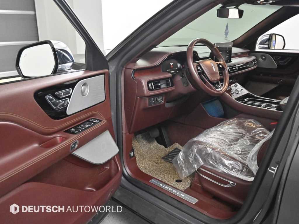 Lincoln Aviator - Vista 11