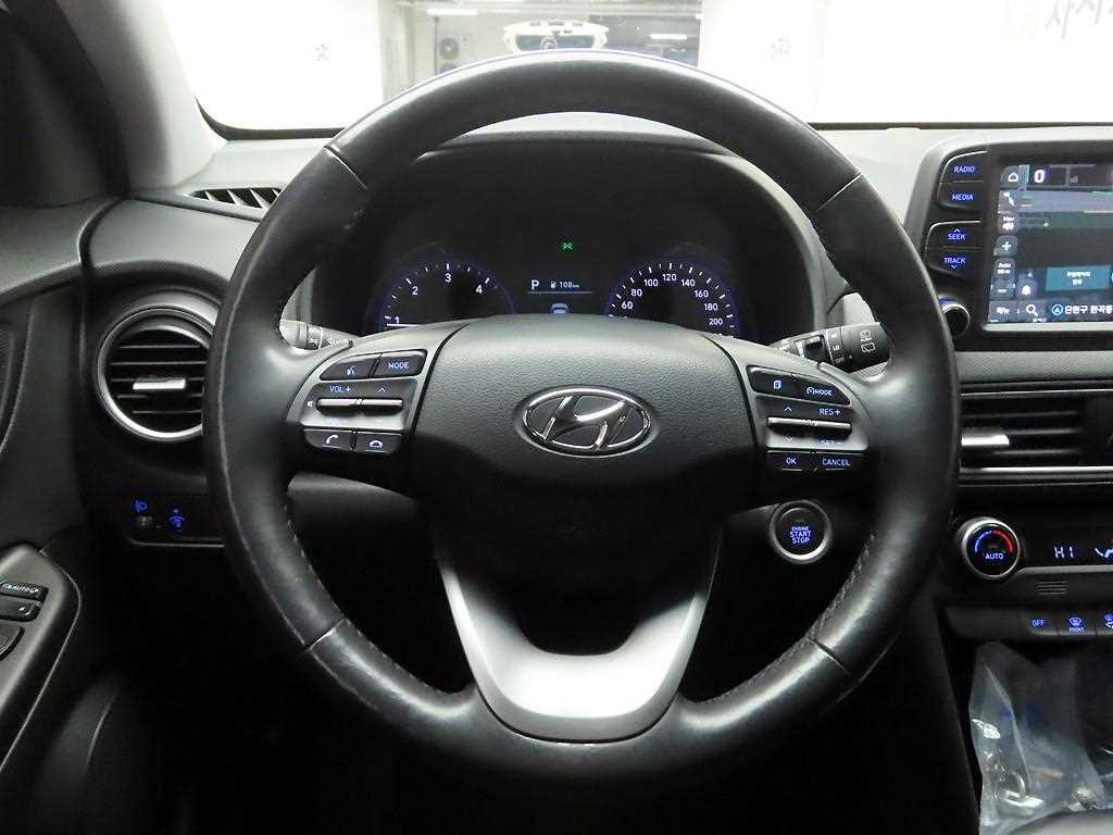 HYUNDAI Kona - Vista 7