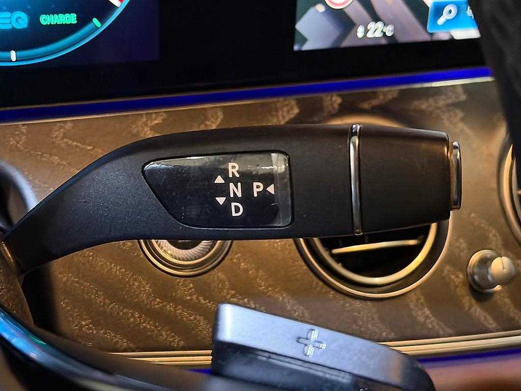 Mercedes Benz E class - Vista 12