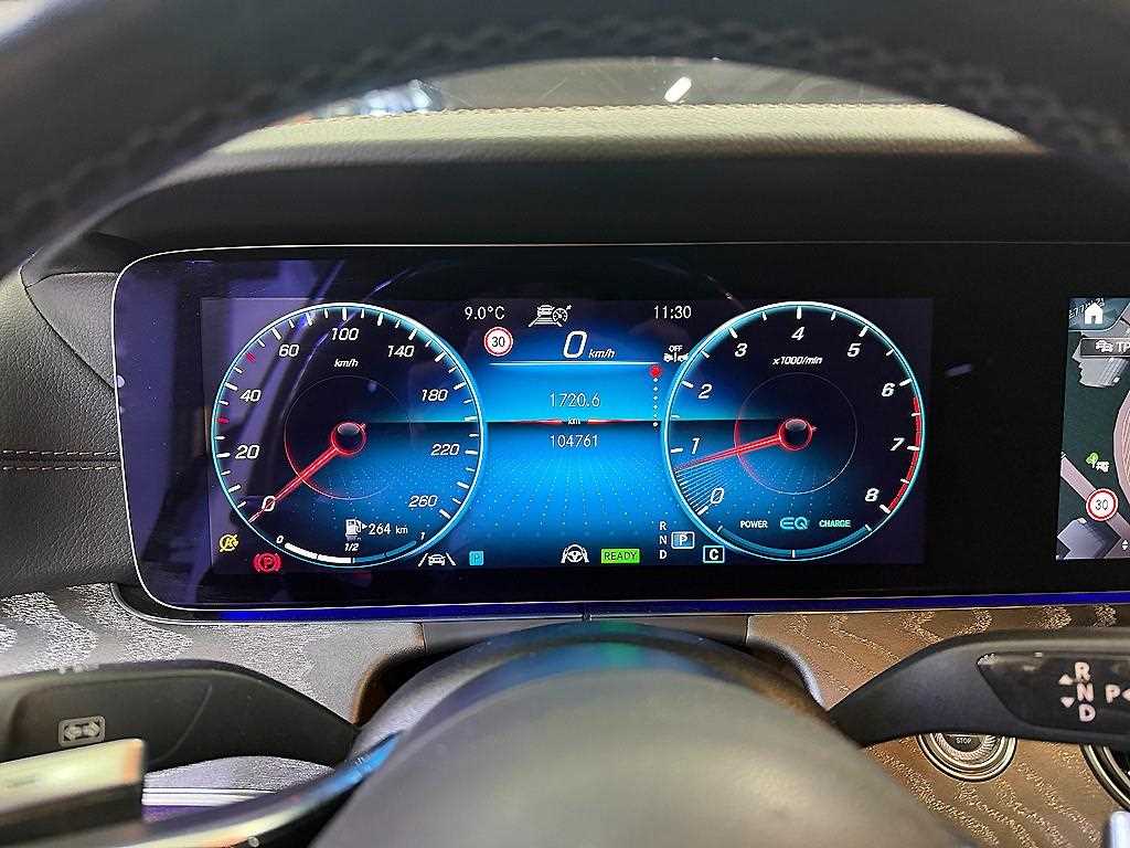 Mercedes Benz E class - Vista 10