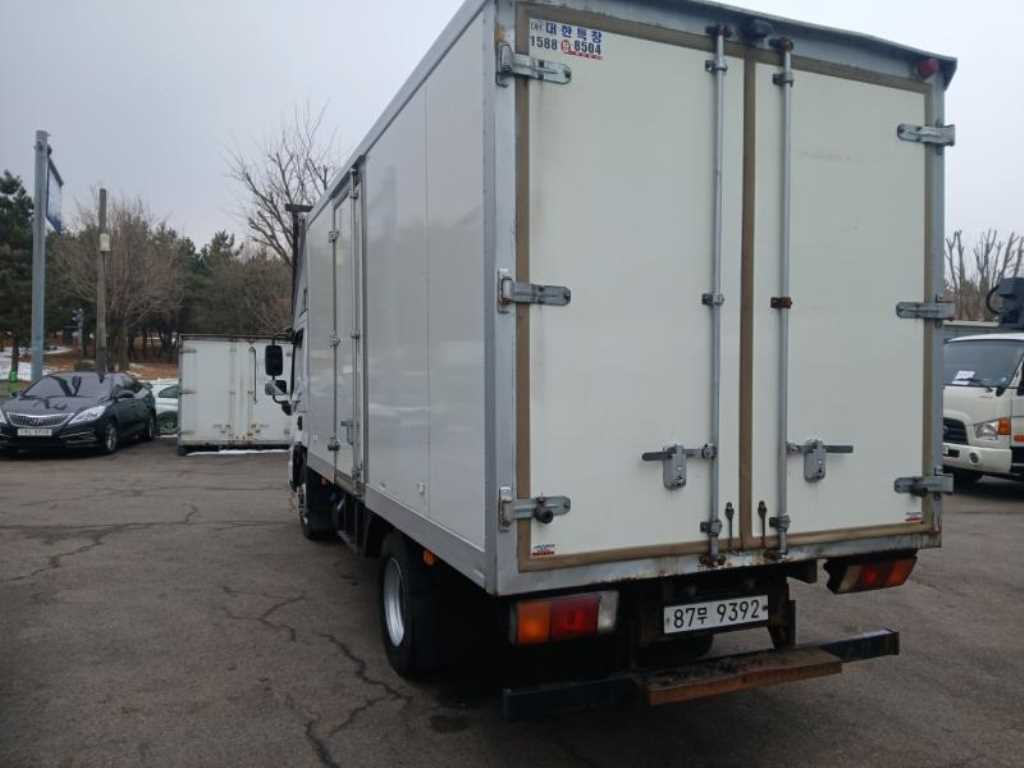 medium and large cargo truck - Vista 7