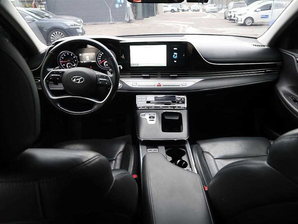 HYUNDAI Grandeur - Vista 5