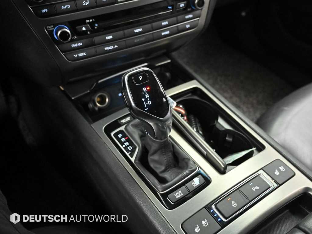 HYUNDAI Genesis - Vista 9