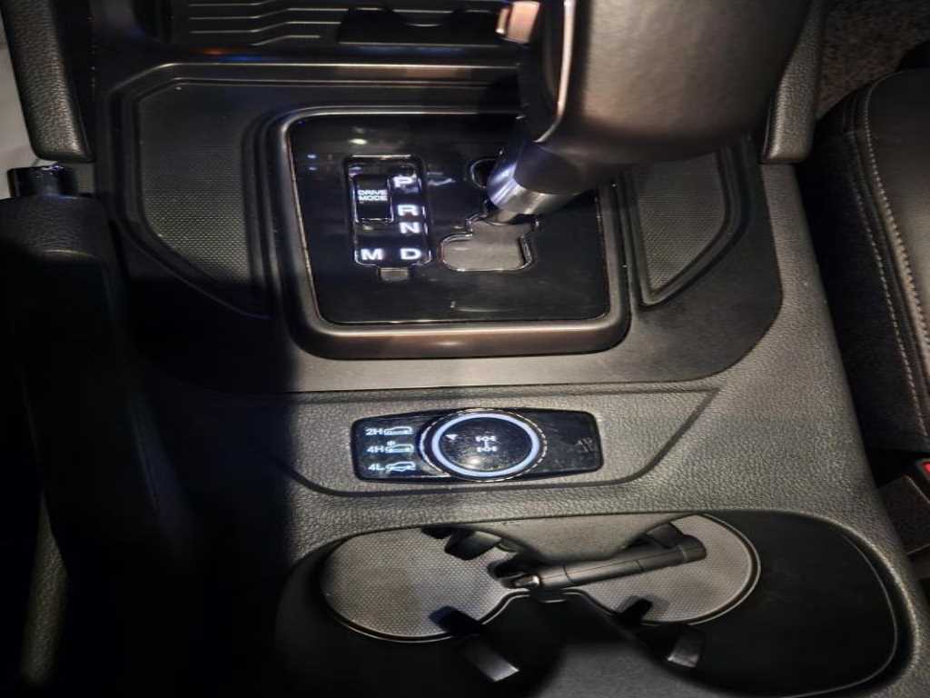 Ssangyong Rexton - Vista 9