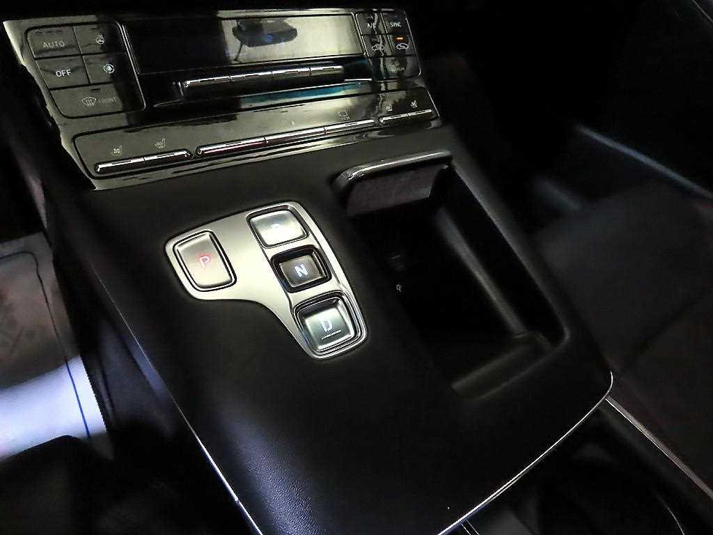 HYUNDAI Grandeur - Vista 12