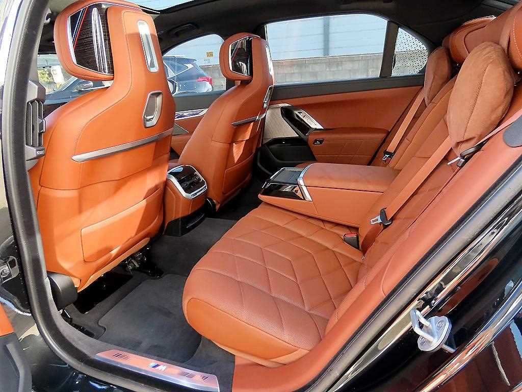 BMW 7 Series - Vista 6