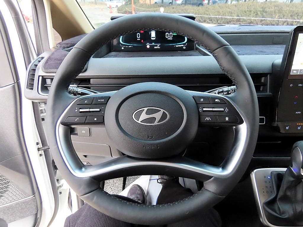 HYUNDAI Staria - Vista 8