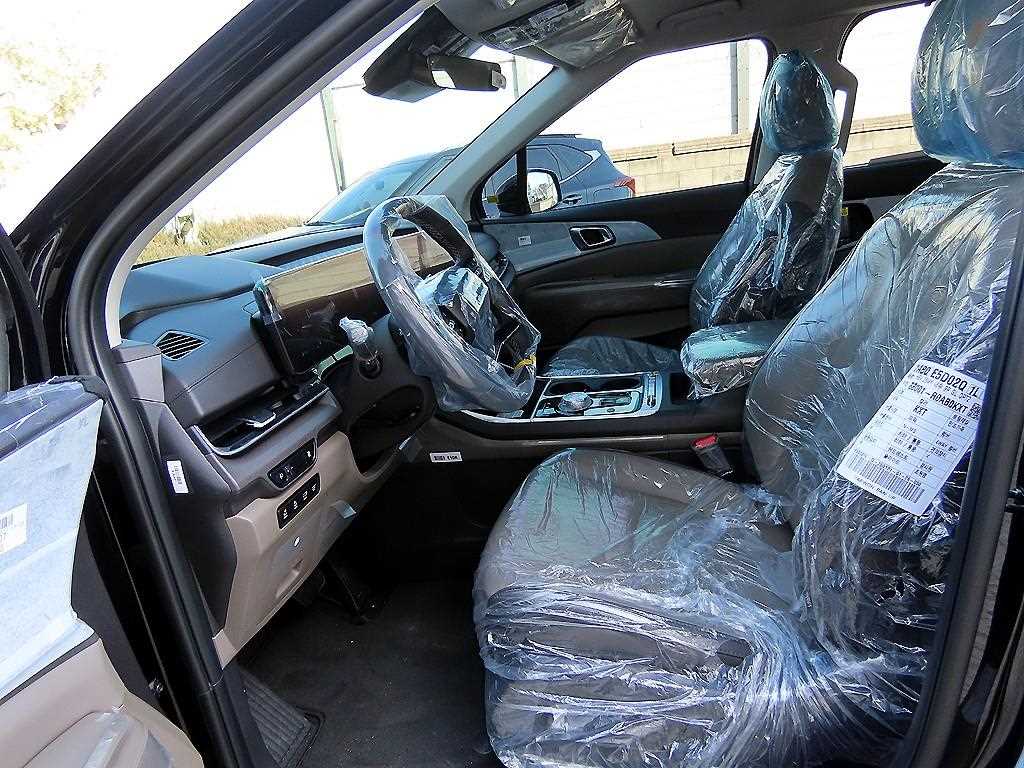 KIA Carnival - Vista 5