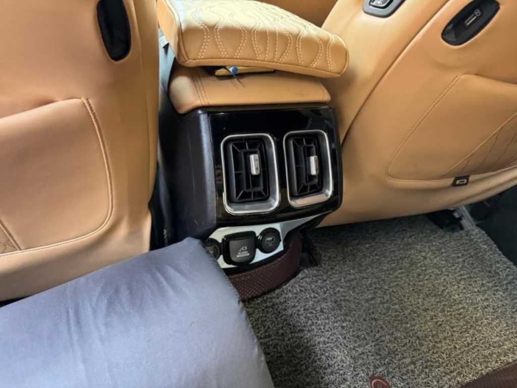 KIA Sorento - Vista 8