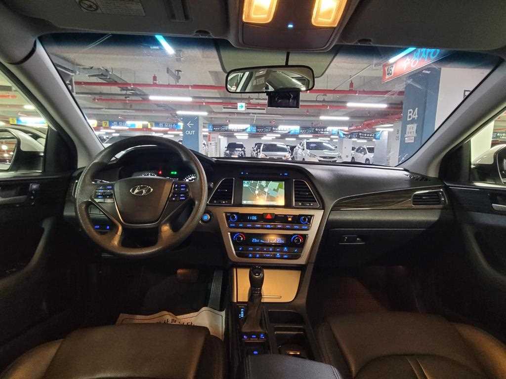 HYUNDAI Sonata - Vista 5