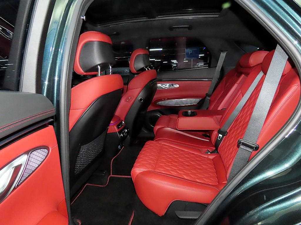 Genesis GV70 - Vista 7