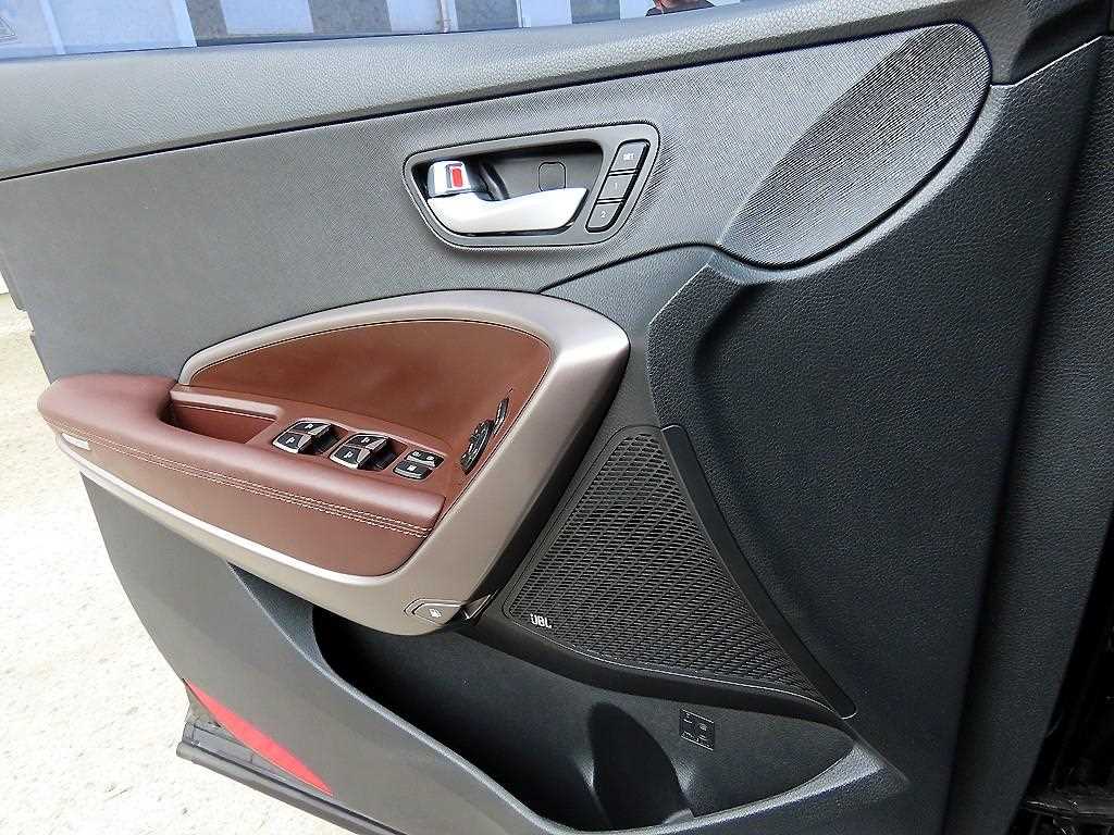 HYUNDAI Maxcruz - Vista 10