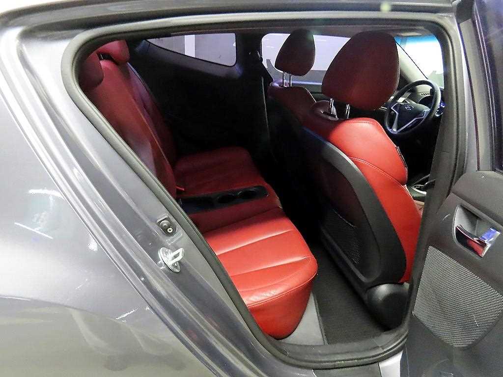 HYUNDAI Veloster - Vista 7