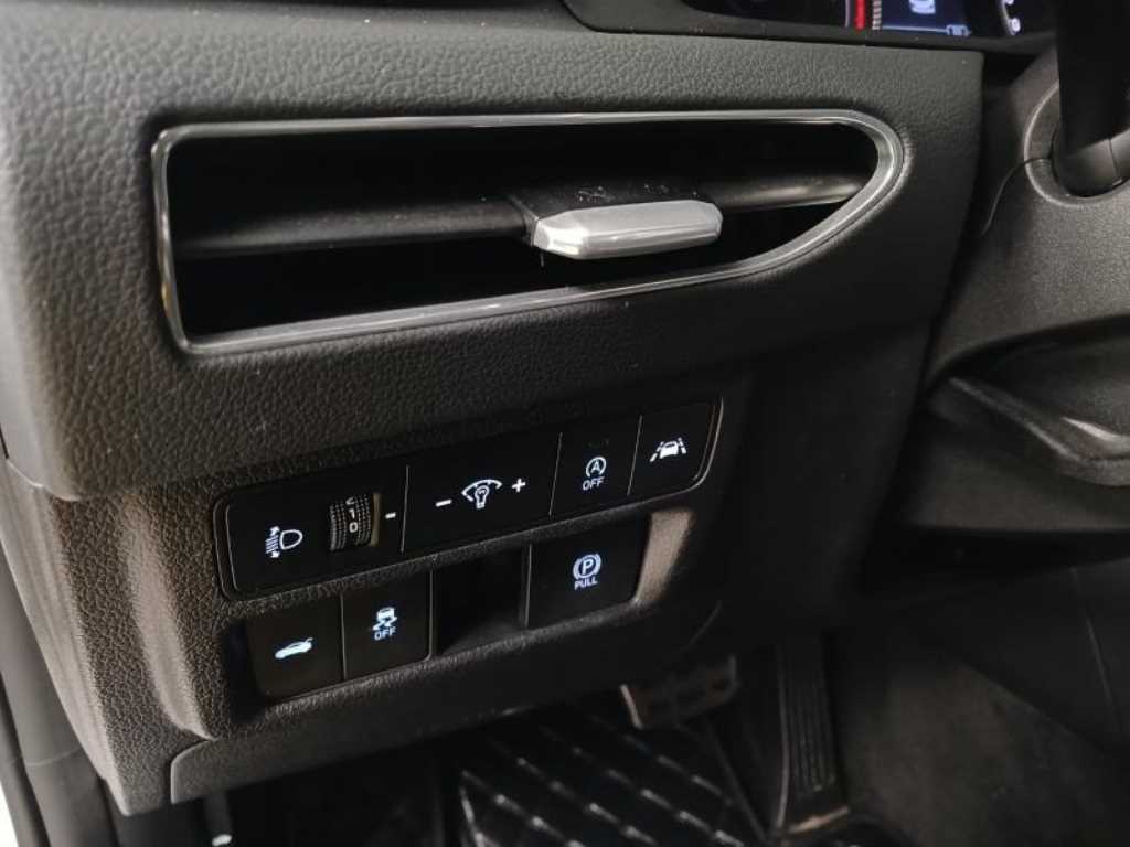 HYUNDAI Sonata - Vista 12