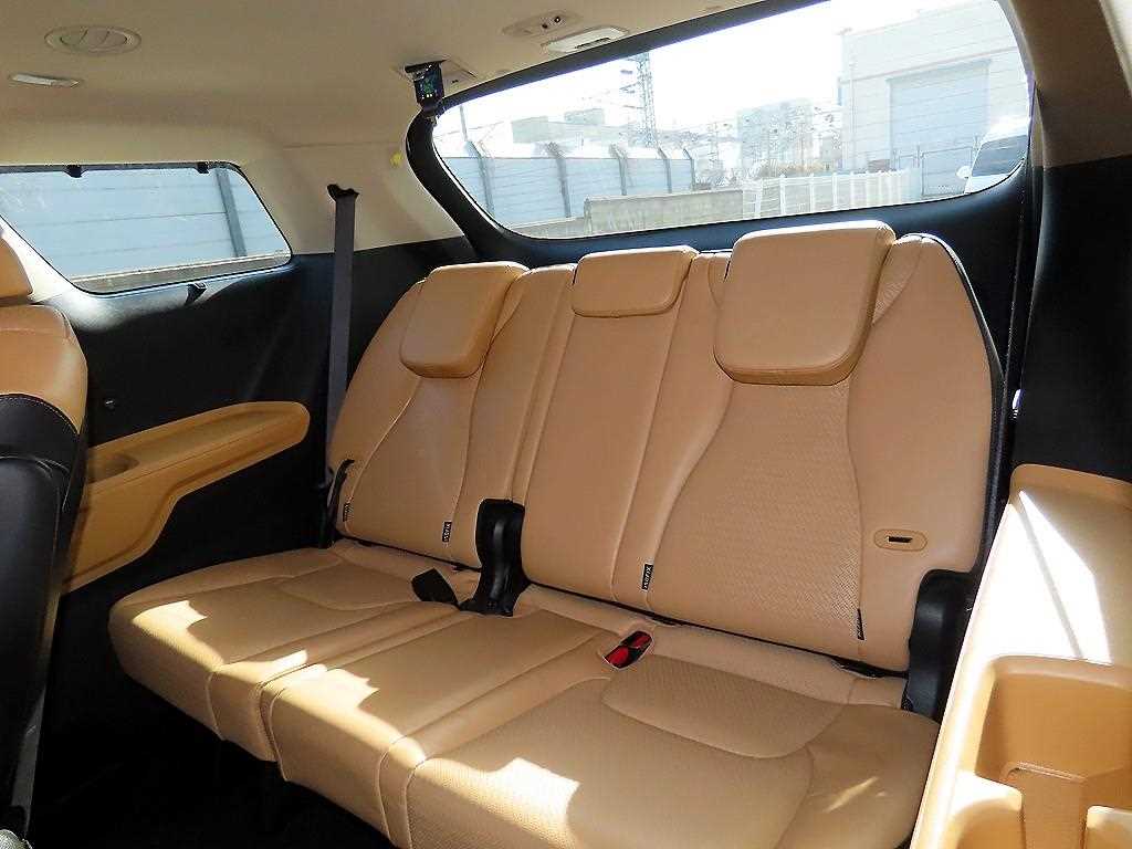 KIA Carnival - Vista 7
