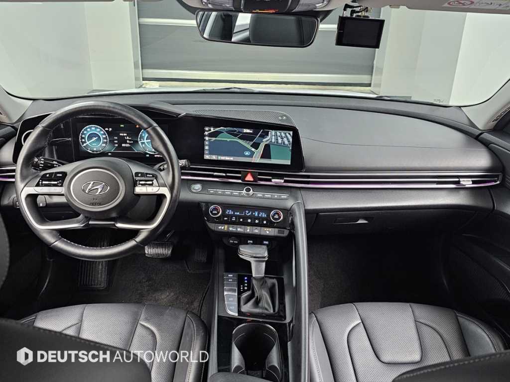 HYUNDAI Avante - Vista 7