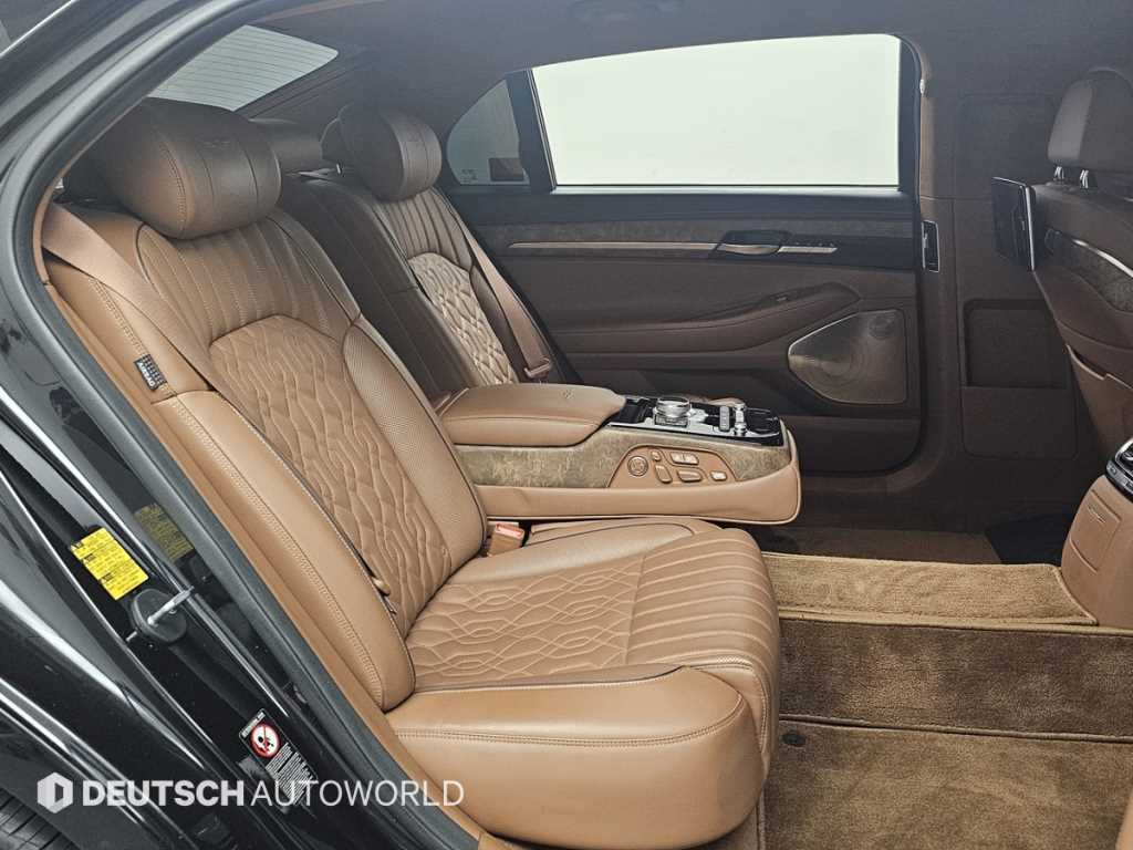 Genesis G90 - Vista 12