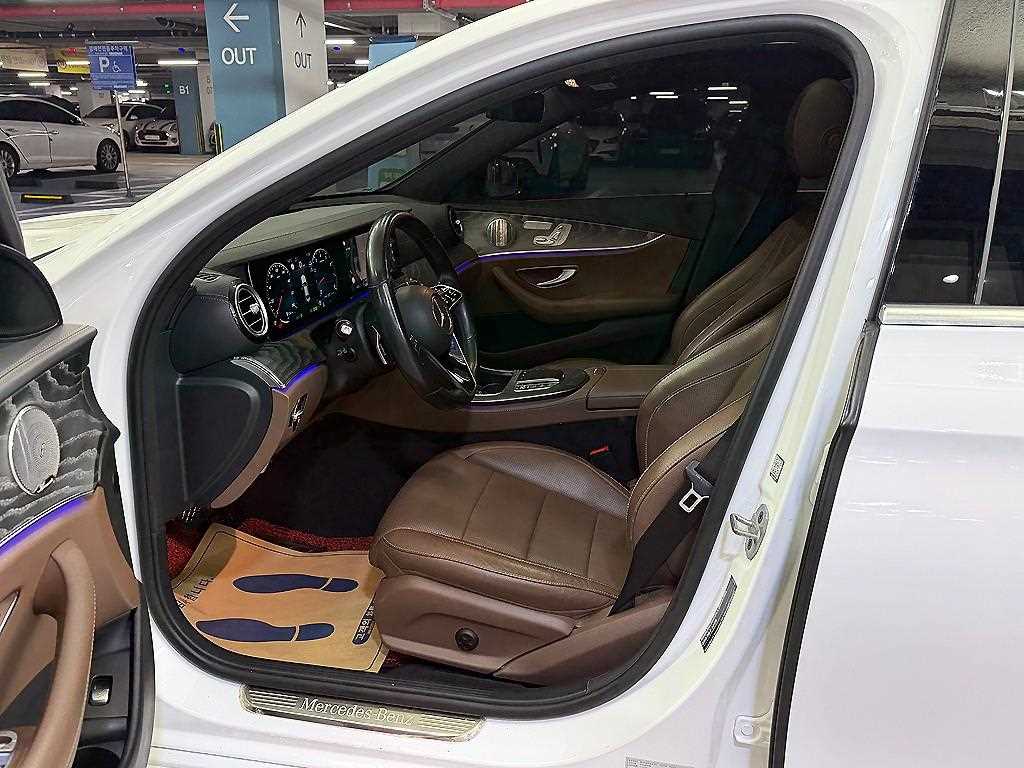 Mercedes Benz E class - Vista 7