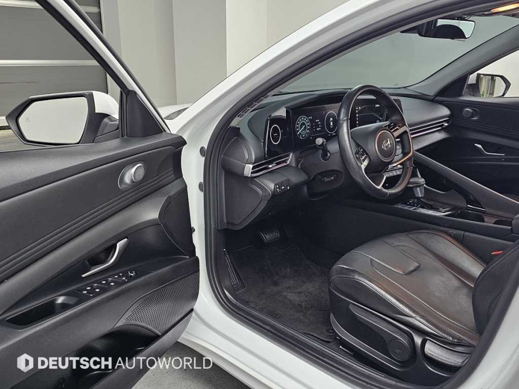 HYUNDAI Avante - Vista 11