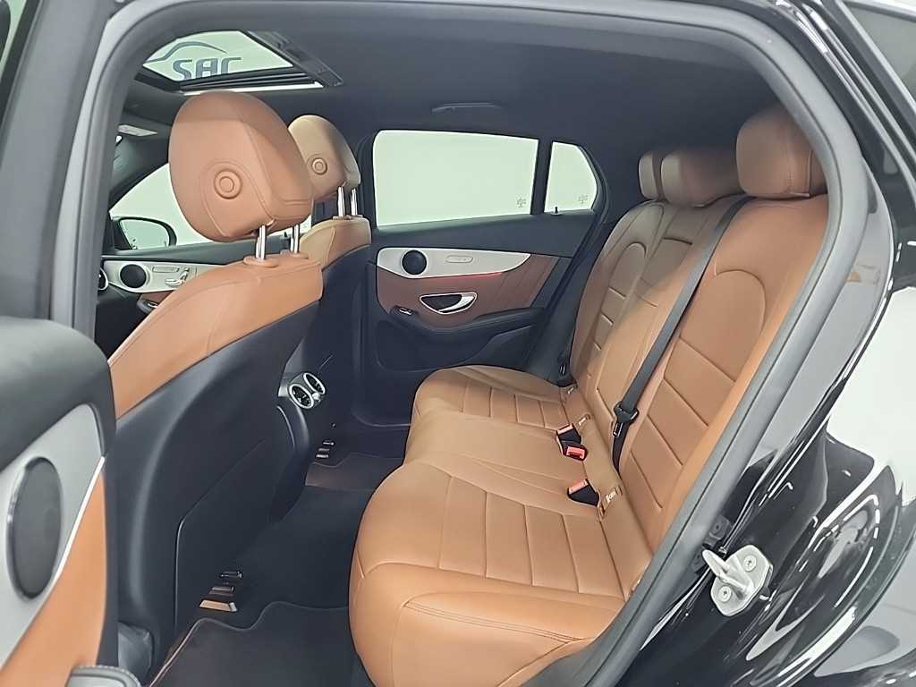 Mercedes Benz GLC Class - Vista 12