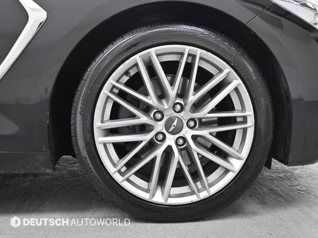 Genesis G70 - Vista 5