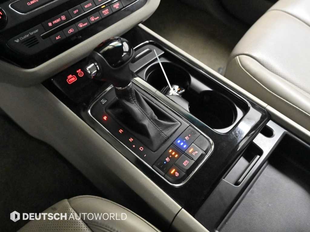 KIA Carnival - Vista 9