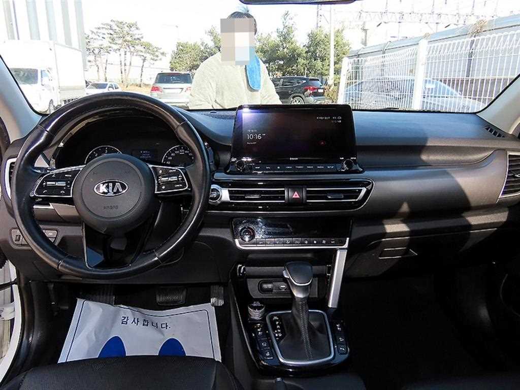 KIA Seltos - Vista 7