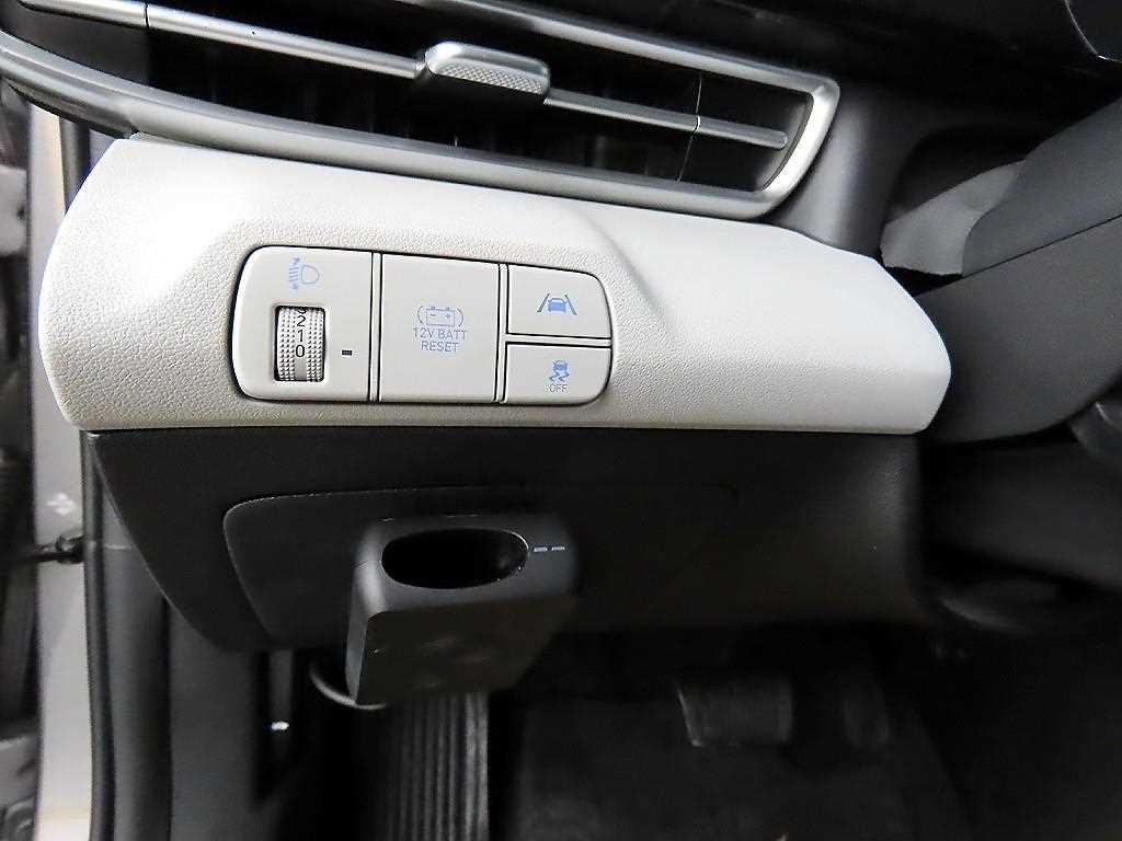 HYUNDAI Avante - Vista 12