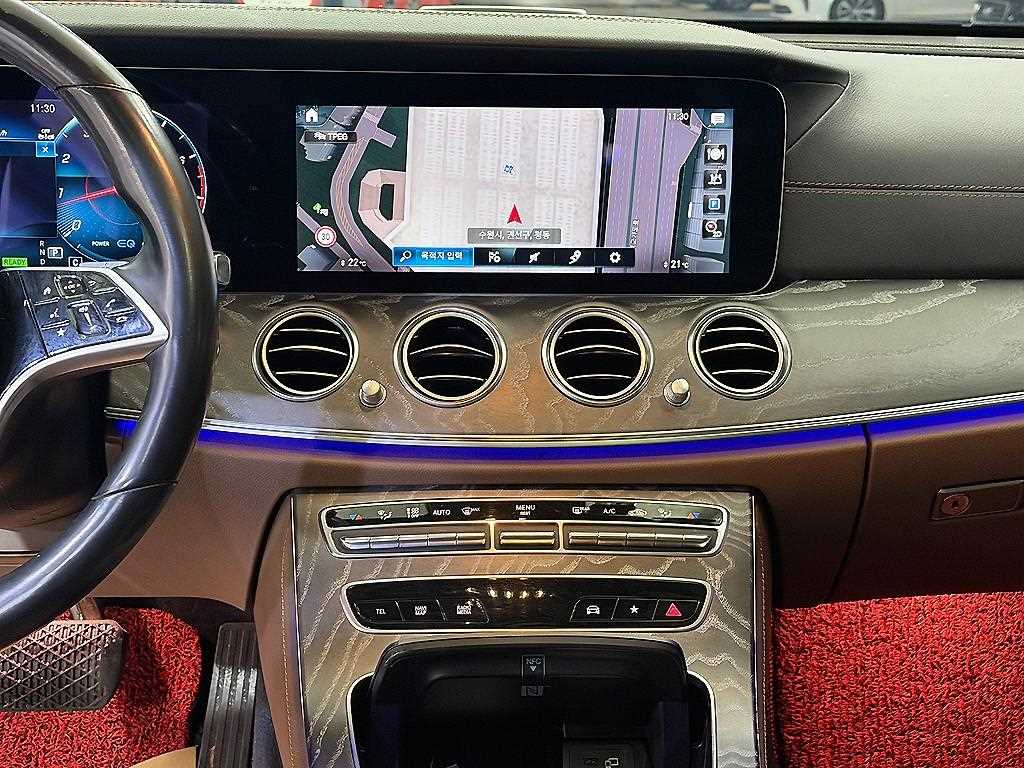 Mercedes Benz E class - Vista 11