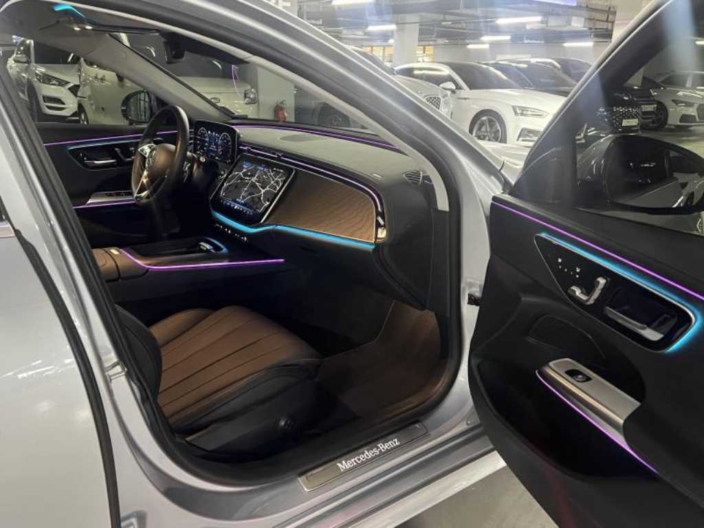 Mercedes Benz E class - Vista 9